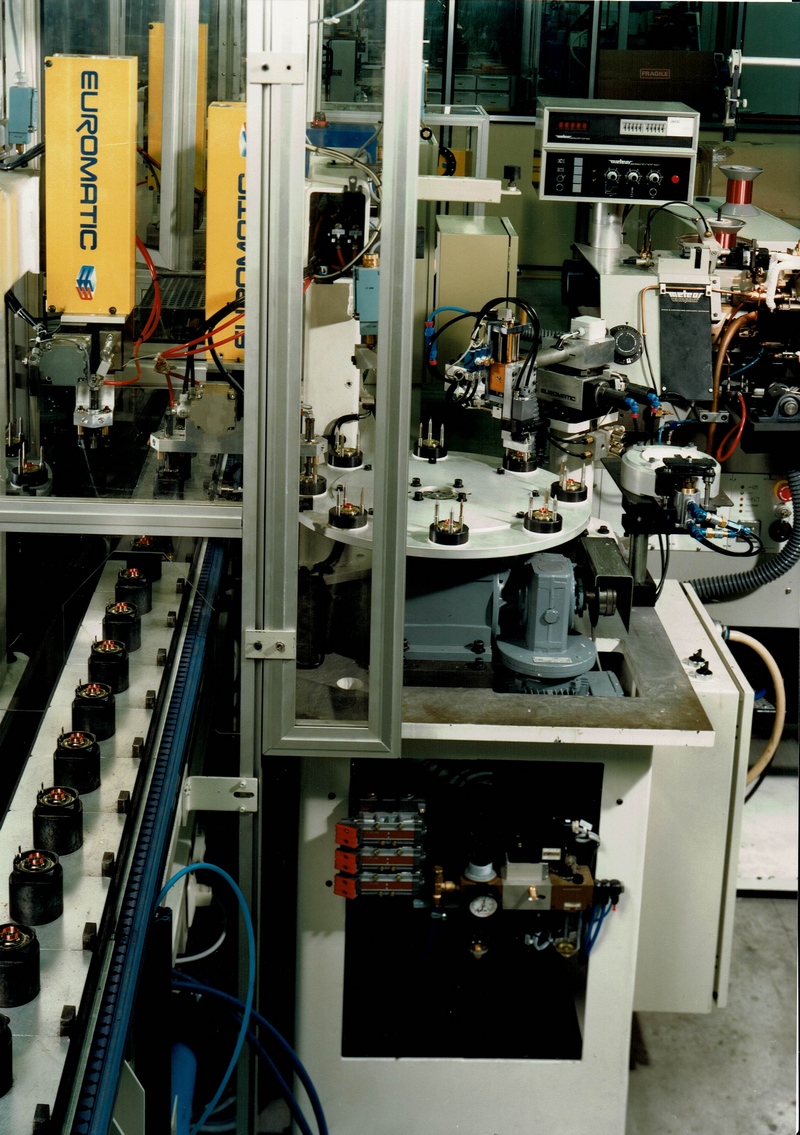 Fabrication des capsules (Ecouteur et Microphone) du Minitel Alcatel à ILLKIRCH